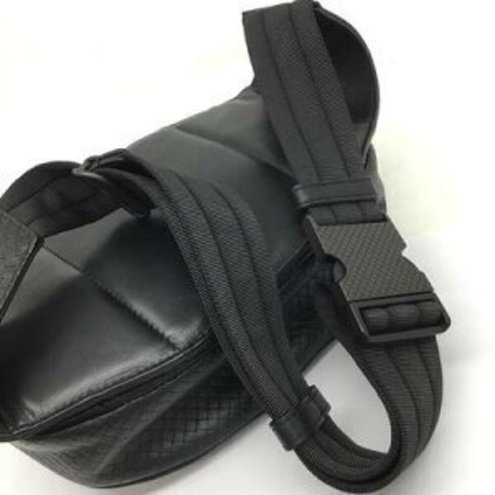 BOTTEGA VENETA Body Belt Crossbody Bag Two Tone Leather Black - Picture 7 of 13